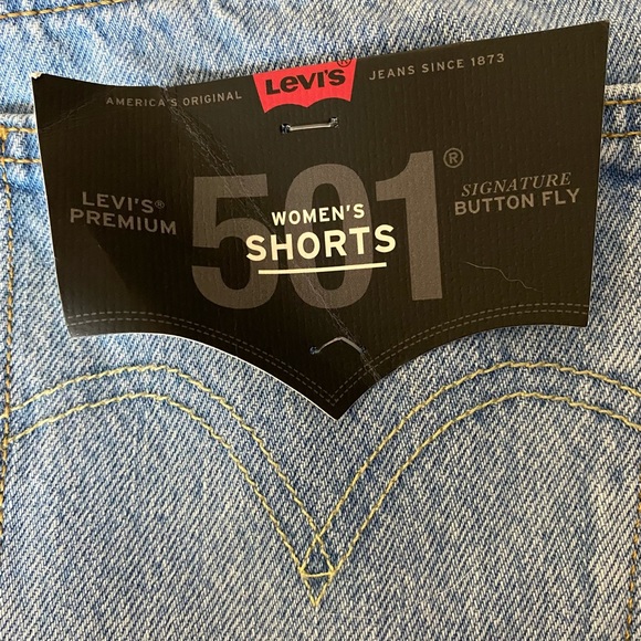 BNWT Levi’s 501 High-Rise Denim Shorts - Picture 6 of 8